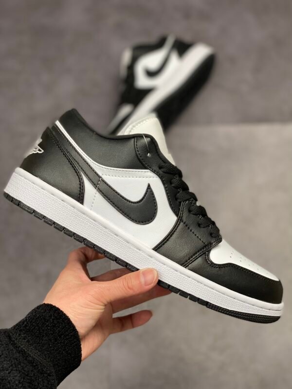 NIKE Air Jordan 1 Low
