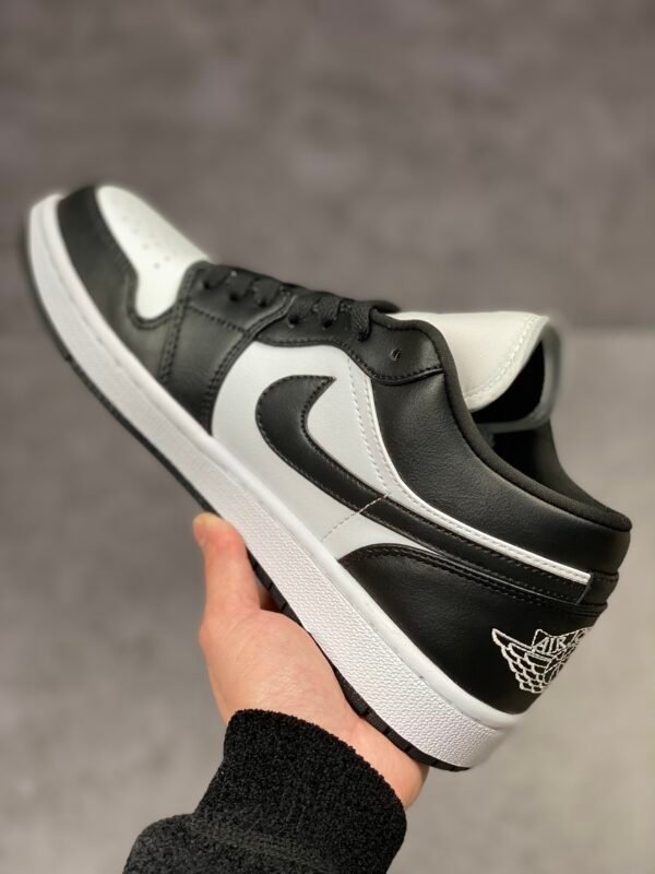 NIKE Air Jordan 1 Low