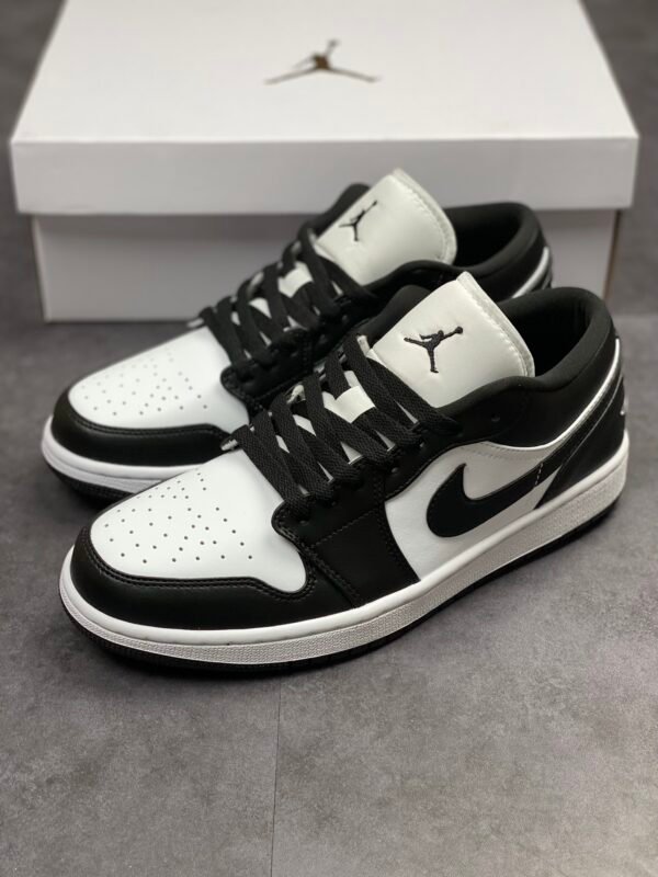 NIKE Air Jordan 1 Low