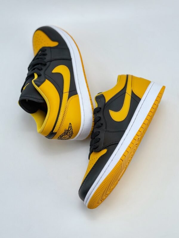 Air Jordan 1 Retro Low